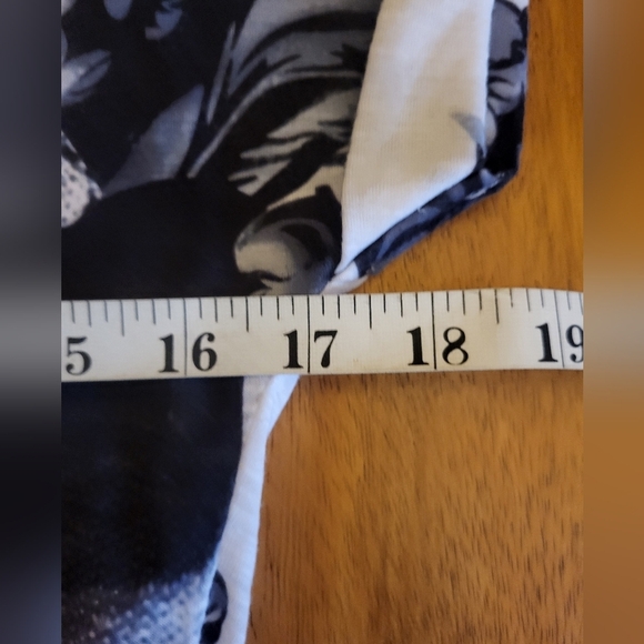 Floral Graphic T-Shirt - Picture 6 of 6